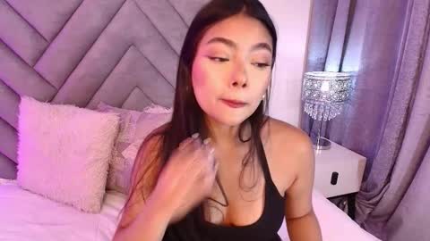 sara_owens7 online show from 18, 3, 2026