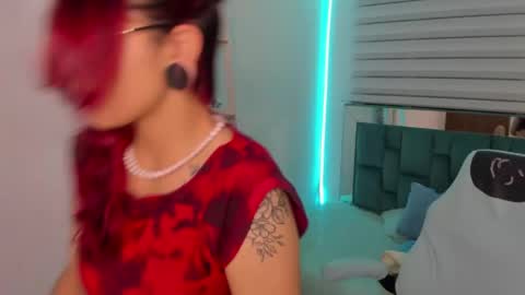 Snapshot of sara_red_x chatting on 21, 5, 2026 sara_red_x online show from 21, 5, 2026