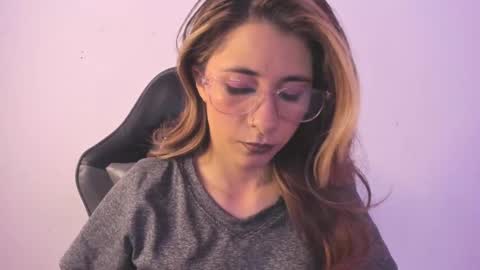 sara_roades online show from 12, 11, 2025