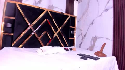 sara_tourner online show from 12, 11, 2025