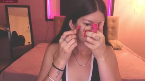 sara_valderrama_ online show from 3, 3, 2026