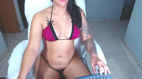 Snapshot of sara_y_rauw chatting on 17, 5, 2026 Sara online show from 17, 5, 2026