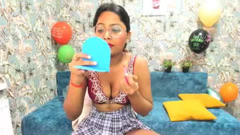 Snapshot of saraa_jayy chatting on 8, 10, 2025 saraa_jayy online show from 8, 10, 2025