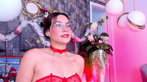 Sara Alvarezx online show from 5, 12, 2025