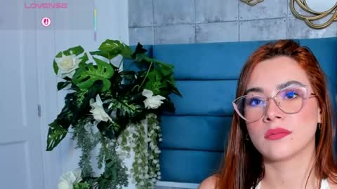 Snapshot of saraalvarezx chatting on 5, 6, 2026 Sara Alvarezx online show from 5, 6, 2026