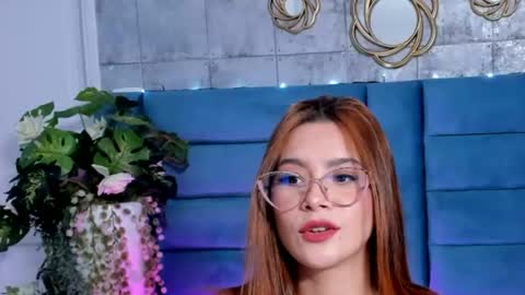 Snapshot of saraalvarezx chatting on 7, 7, 2026 Sara Alvarezx online show from 7, 7, 2026