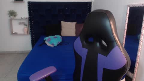 SARAHGIL online show from 12, 2, 2025