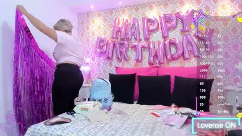 SaraAvila  online show from 8, 3, 2026