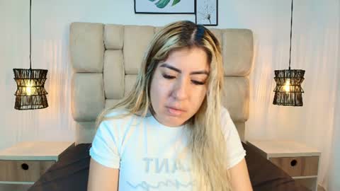 Snapshot of sarablonde_t chatting on 29, 6, 2026 sarablonde_t online show from 29, 6, 2026