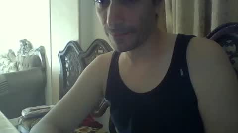 Snapshot of saraclit chatting on 27, 11, 2025 pass kika online show from 27, 11, 2025