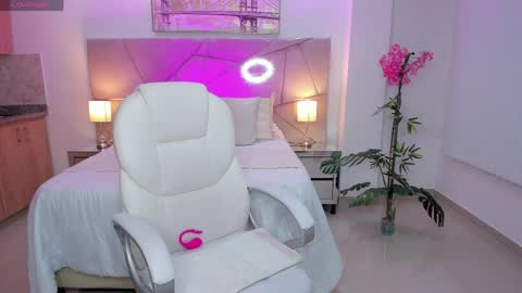 saracruz online show from 16, 4, 2026