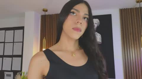 Snapshot of saracutie_ chatting on 28, 4, 2026 Sara online show from 28, 4, 2026