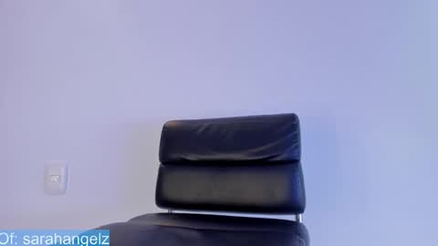 Snapshot of sarah_angelz chatting on 19, 11, 2025 Sarah online show from 19, 11, 2025