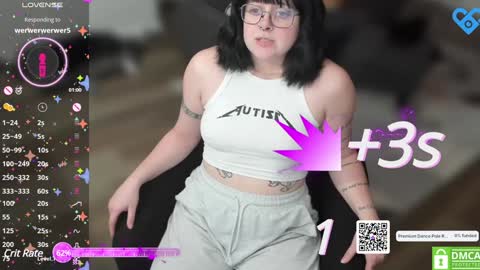 Snapshot of sarah_e_xx chatting on 5, 1, 2025 Sarah online show from 5, 1, 2025