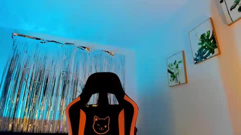 INSTAGRAM...sarah22 p online show from 1, 3, 2025