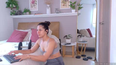 sarah_rayy online show from 15, 4, 2026