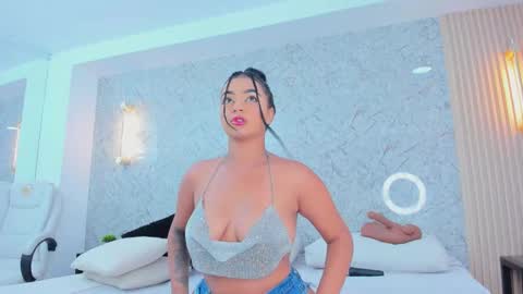 Snapshot of sarah_sanz chatting on 19, 9, 2025 sarah online show from 19, 9, 2025