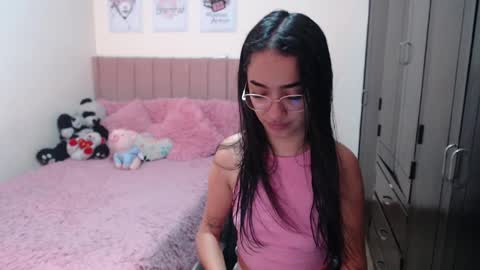 Snapshot of sarah_stone15 chatting on 5, 1, 2025 Sarah online show from 5, 1, 2025