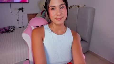 Snapshot of sarahcute14 chatting on 6, 7, 2026 sarahcute14 online show from 6, 7, 2026