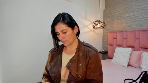 Snapshot of sarahdeyvis chatting on 12, 1, 2025 Sarah Deyvis online show from 12, 1, 2025