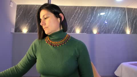 Snapshot of sarahdeyvis chatting on 4, 2, 2025 Sarah Deyvis online show from 4, 2, 2025