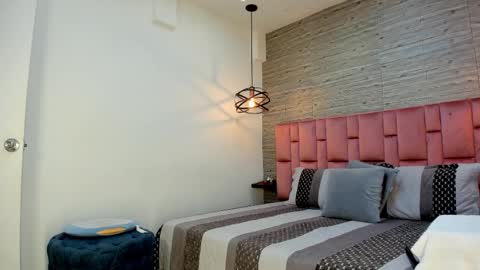 Snapshot of sarahdeyvis chatting on 19, 2, 2025 Sarah Deyvis online show from 19, 2, 2025