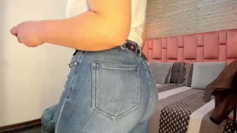 Snapshot of sarahdeyvis chatting on 27, 2, 2025 Sarah Deyvis online show from 27, 2, 2025