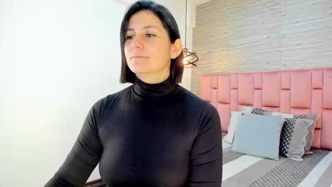 Snapshot of sarahdeyvis chatting on 6, 3, 2025 Sarah Deyvis online show from 6, 3, 2025