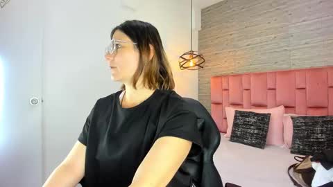 Snapshot of sarahdeyvis chatting on 28, 9, 2025 Sarah Deyvis online show from 28, 9, 2025