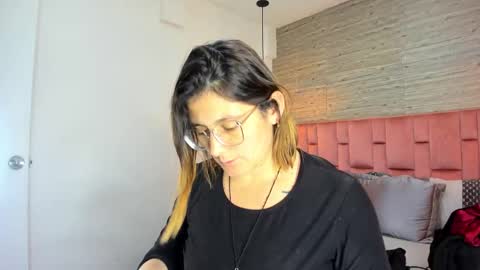 Snapshot of sarahdeyvis chatting on 9, 10, 2025 Sarah Deyvis online show from 9, 10, 2025