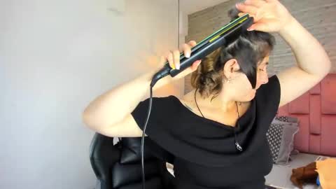 Snapshot of sarahdeyvis chatting on 10, 10, 2025 Sarah Deyvis online show from 10, 10, 2025