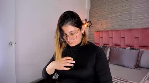 Snapshot of sarahdeyvis chatting on 18, 10, 2025 Sarah Deyvis online show from 18, 10, 2025