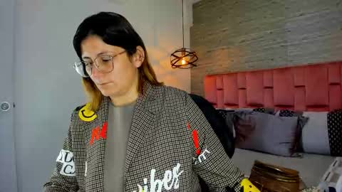 Snapshot of sarahdeyvis chatting on 29, 10, 2025 Sarah Deyvis online show from 29, 10, 2025