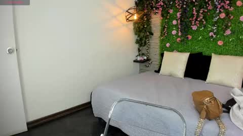 Snapshot of sarahdeyvis chatting on 19, 11, 2025 Sarah Deyvis online show from 19, 11, 2025