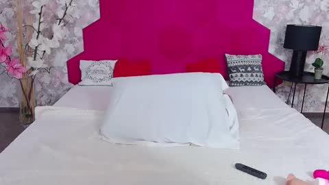 Snapshot of saraheshley chatting on 23, 12, 2024 SarahEshley online show from 23, 12, 2024