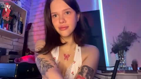 Snapshot of sarahhunnye chatting on 29, 4, 2026 Sarah online show from 29, 4, 2026