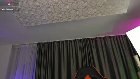 Sarahjadore online show from 6, 3, 2025