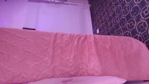 Sara  online show from 9, 10, 2025