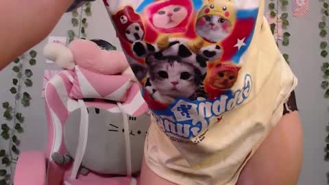 Snapshot of sarakinski chatting on 1, 3, 2025 Sara online show from 1, 3, 2025