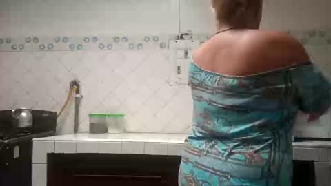 Saraloves online show from 31, 12, 2024