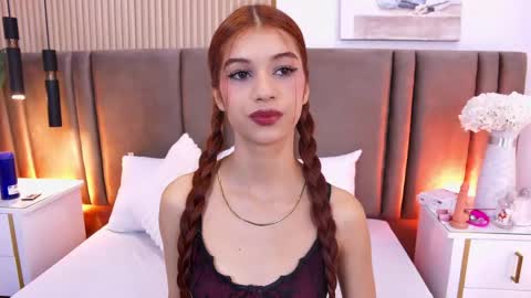Snapshot of saralugo chatting on 29, 4, 2026 Sara Lugo online show from 29, 4, 2026