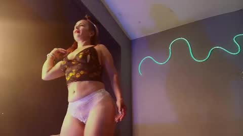 Snapshot of saramaartinez chatting on 20, 12, 2025 Sara online show from 20, 12, 2025