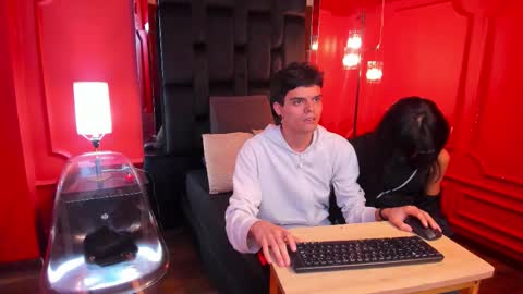 Sara and Edward online show from 28, 10, 2025