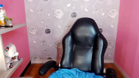 Sara Sofia online show from 1, 2, 2025