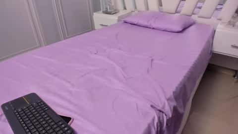 Sara  online show from 1, 2, 2025