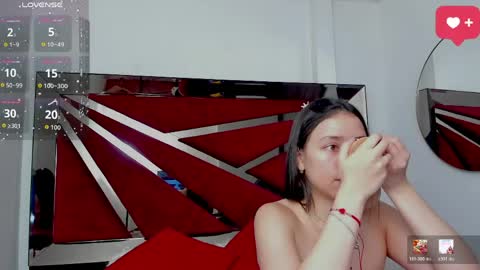 Snapshot of sarawagner_ chatting on 12, 5, 2026 online show from 12, 5, 2026