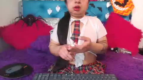 Snapshot of sarawiills chatting on 29, 10, 2025 Sara Wills online show from 29, 10, 2025