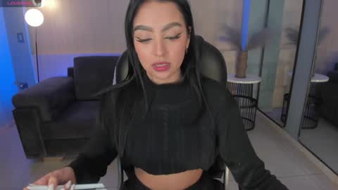 Snapshot of sarawinstone_ chatting on 14, 12, 2024 Sara Winstone online show from 14, 12, 2024