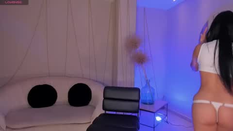 Snapshot of sarawinstone_ chatting on 27, 2, 2025 Sara Winstone online show from 27, 2, 2025