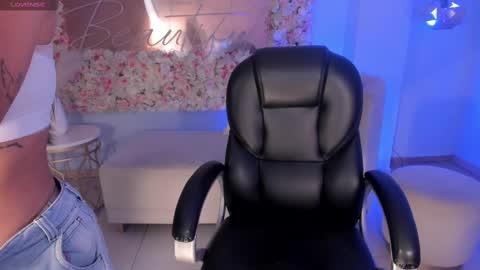 Snapshot of sarawinstone_ chatting on 2, 3, 2025 Sara Winstone online show from 2, 3, 2025